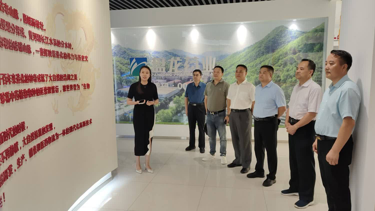 周德林一行拜訪(fǎng)西安市商洛商會(huì)和盤(pán)龍藥業(yè)集團(tuán)主要領(lǐng)導(dǎo)