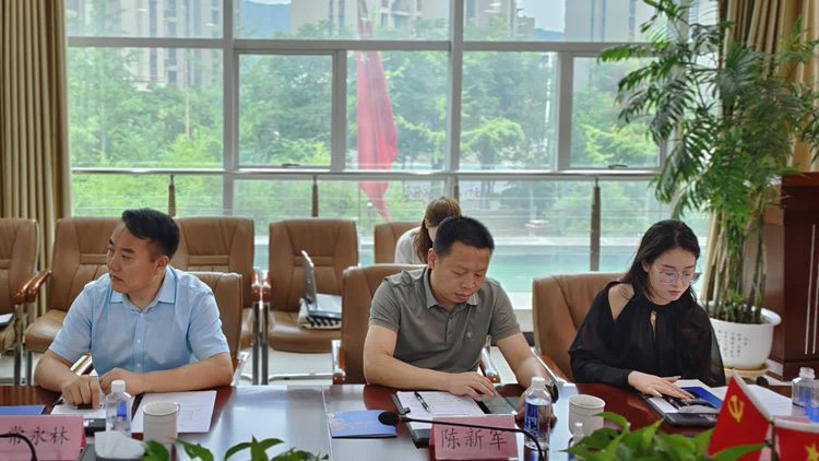周德林一行拜訪(fǎng)西安市商洛商會(huì)和盤(pán)龍藥業(yè)集團(tuán)主要領(lǐng)導(dǎo)