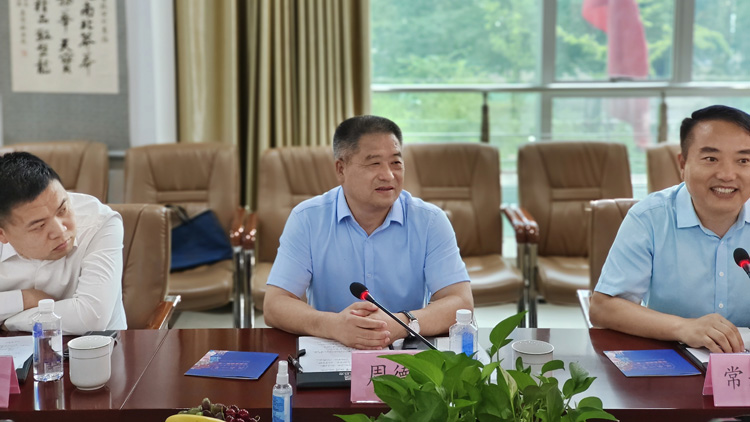 周德林一行拜訪(fǎng)西安市商洛商會(huì)和盤(pán)龍藥業(yè)集團(tuán)主要領(lǐng)導(dǎo)
