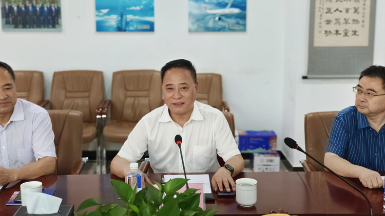 周德林一行拜訪(fǎng)西安市商洛商會(huì)和盤(pán)龍藥業(yè)集團(tuán)主要領(lǐng)導(dǎo)